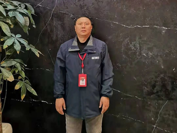 [項(xiàng)目經(jīng)理]謝桂榮：“把業(yè)主家當(dāng)做自己的家一樣就對(duì)了！”